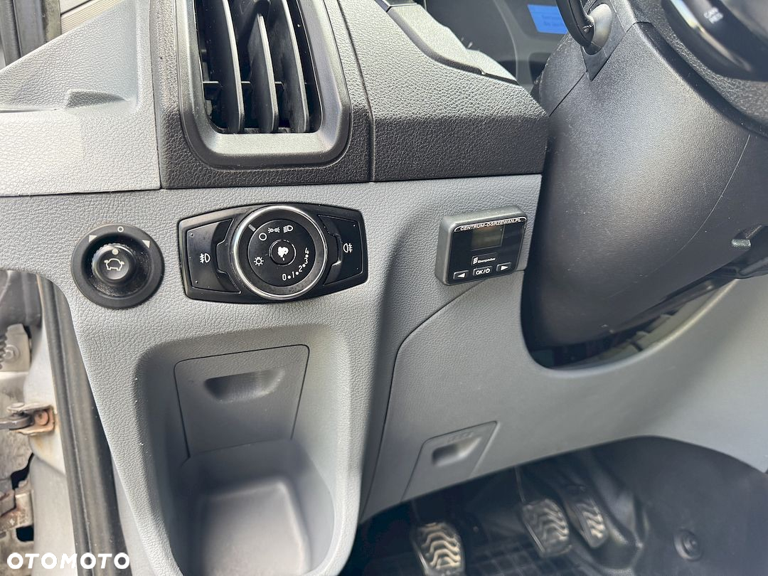 Ford Transit - 12