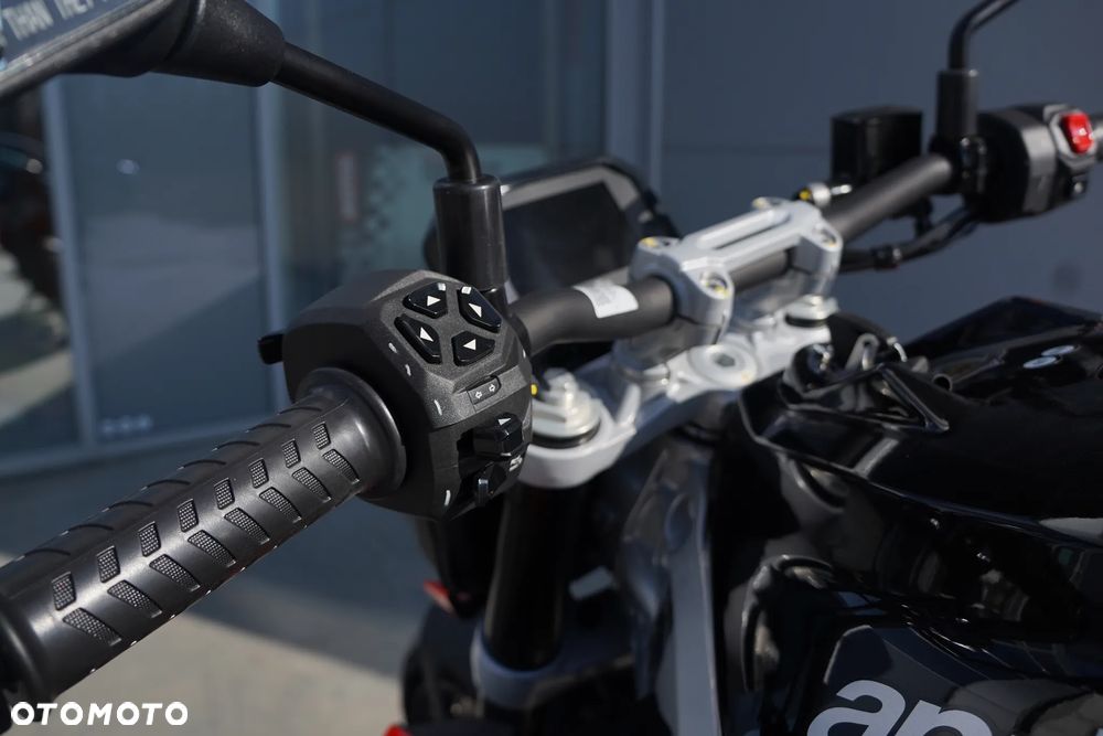 Aprilia Tuono - 6