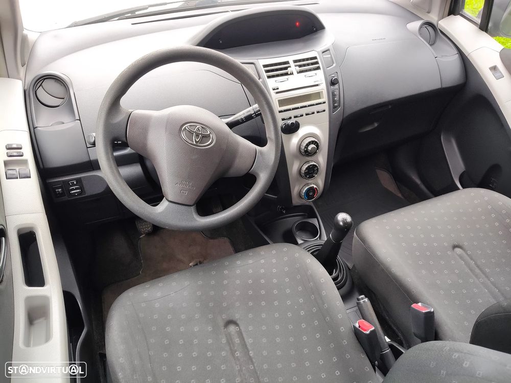 Toyota Yaris 1.0 VVT-i AC - 11