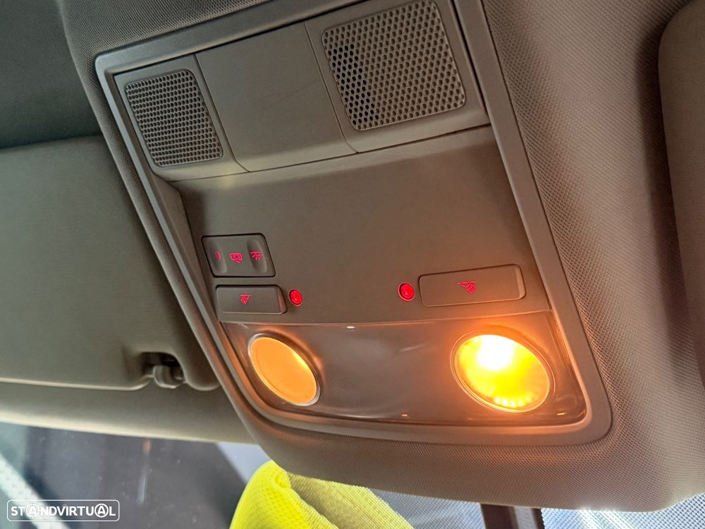 SEAT Leon 1.6 TDI DPF S&S Style - 25