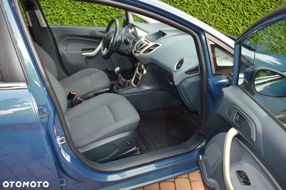 Ford Fiesta 1.6 Ghia EU5 - 28