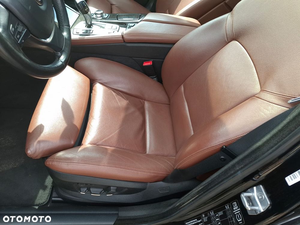 BMW Seria 5 520d Luxury Line - 15