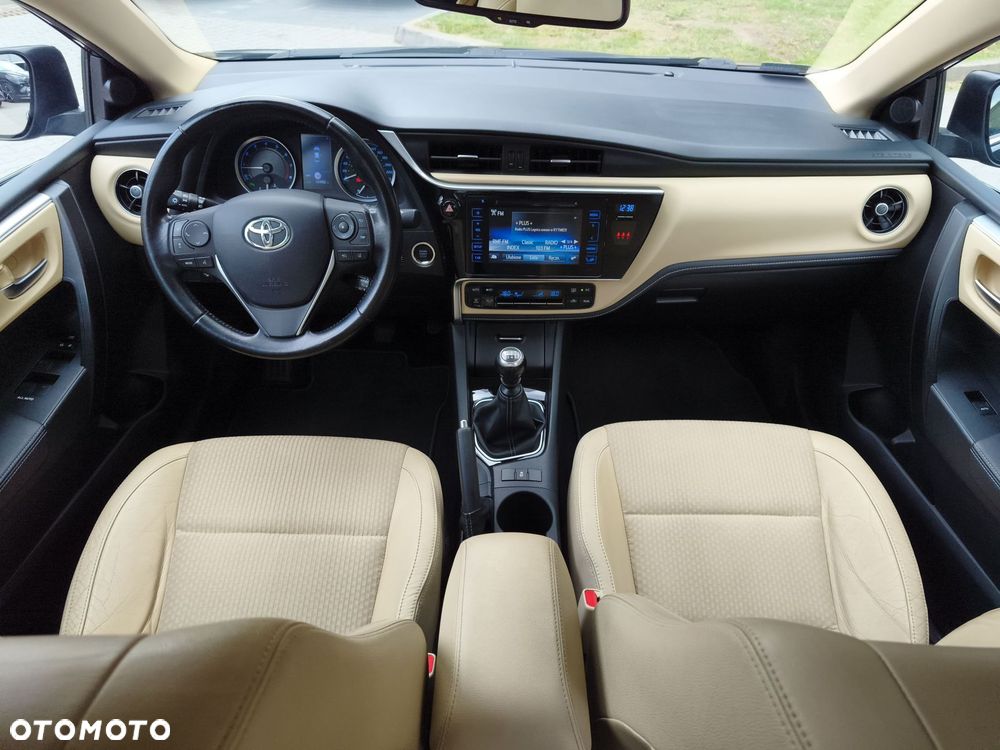 Toyota Corolla 1.6 Prestige EU6 - 11