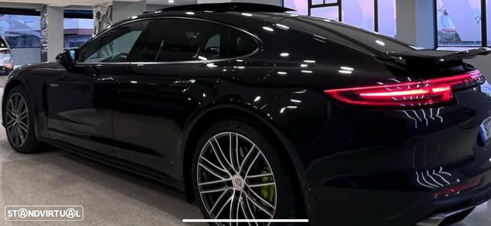 Porsche Panamera 4 E-Hybrid - 4