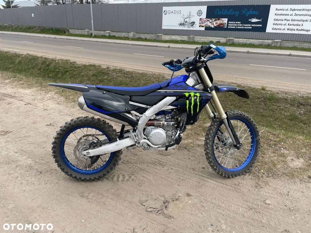Yamaha YZF - 1
