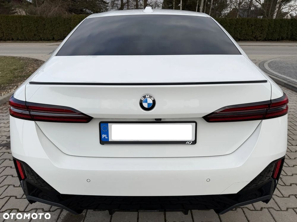 BMW Seria 5 ver-520d-xdrive-mhev-m-sport - 5