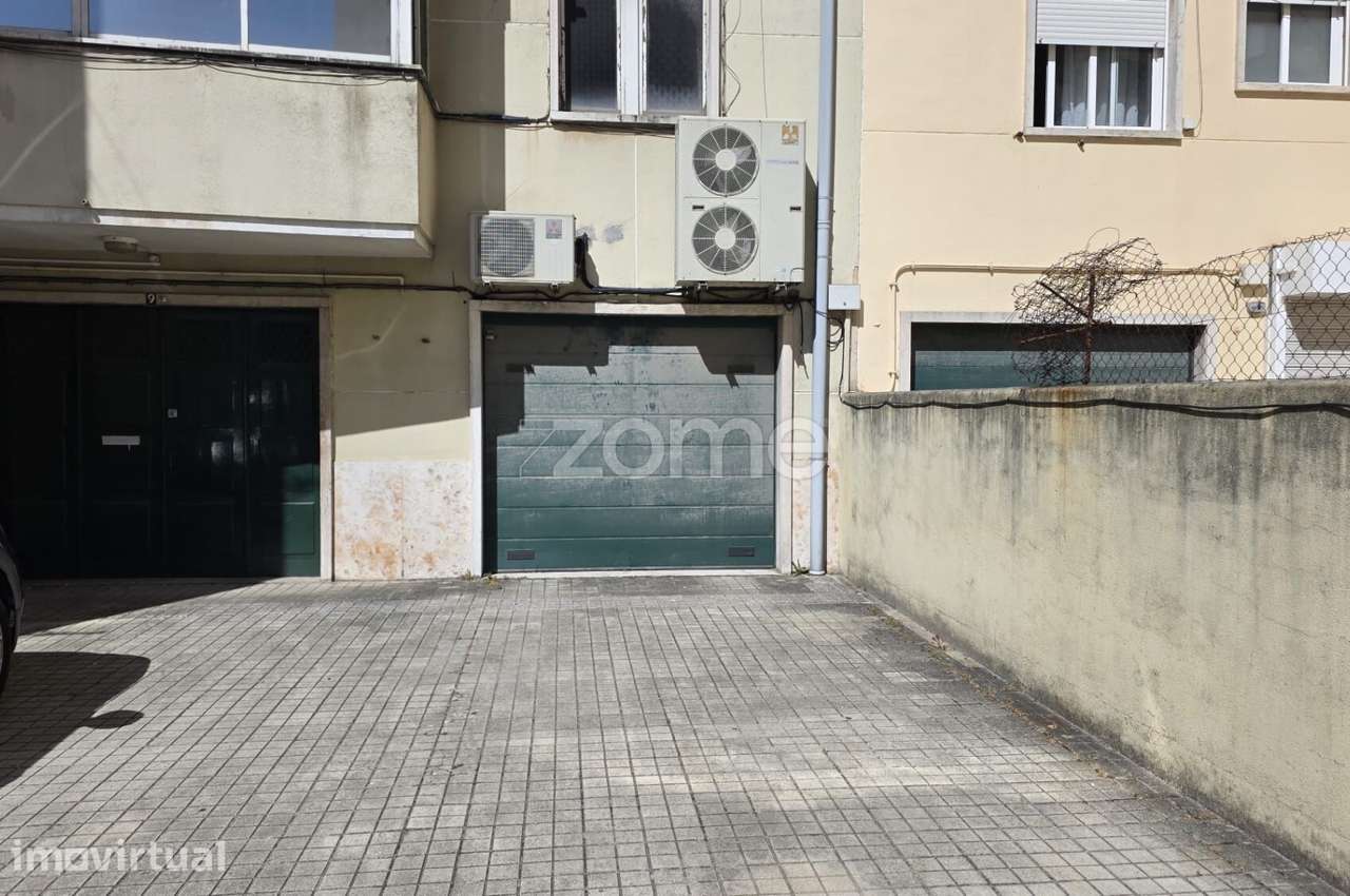 GARAGEM BOX FECHADA PARA ARRENDAMENTO | AVENIDA DE ROMA – ALVALADE - Grande imagem: 3/7
