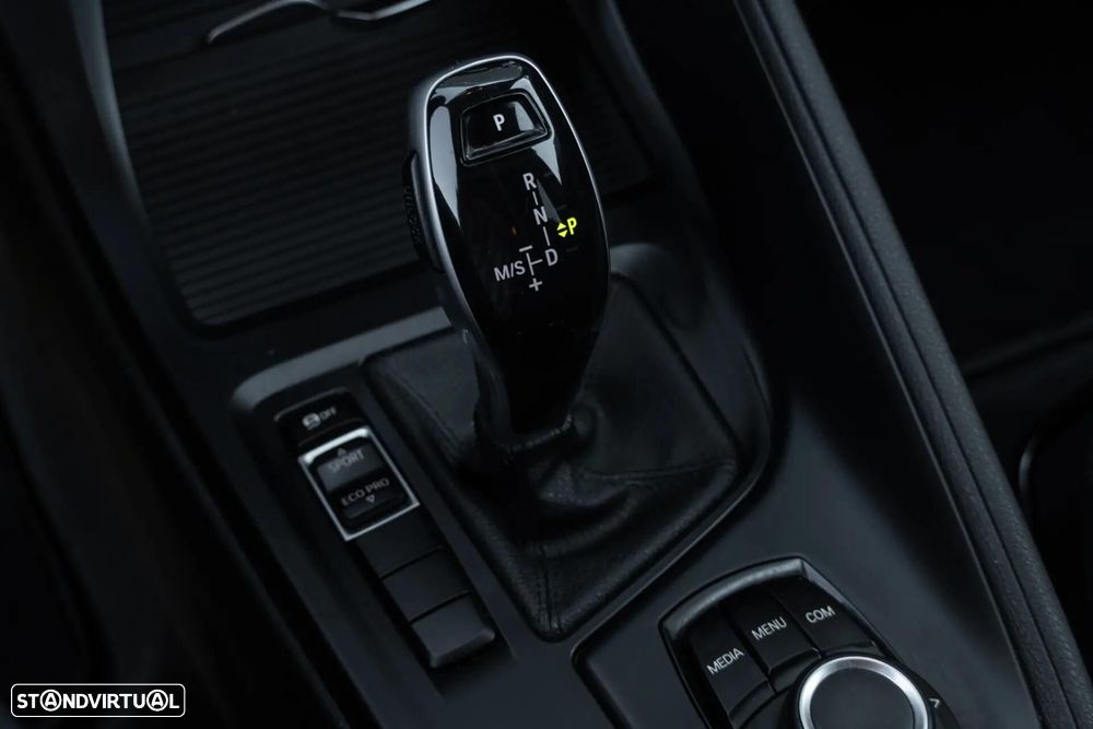 BMW X1 18 d sDrive Line Sport Auto - 19
