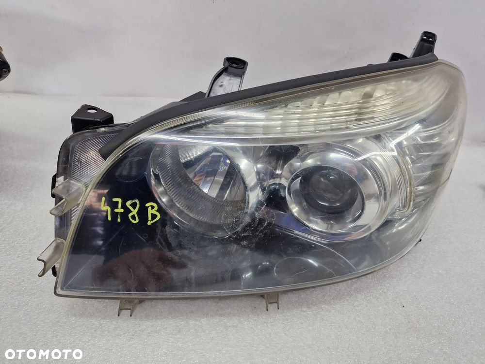 TOYOTA RAV-4 06- LEWA / PRAWA ZWYKŁA LAMPA PRZEDNIA PRZÓD , NR ICHIKOH 42-36 , NR AUKCJI LA478 - 15