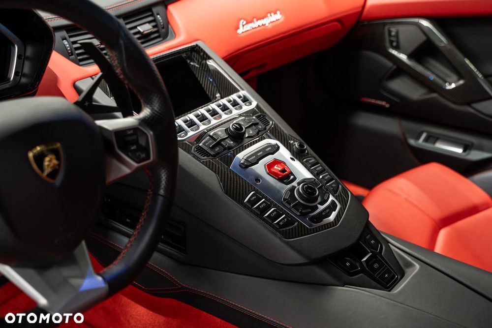 Lamborghini Aventador LP 700-4 - 12