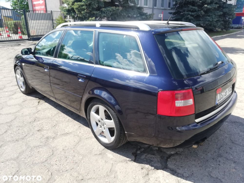Audi A6 Avant 2.4 - 12