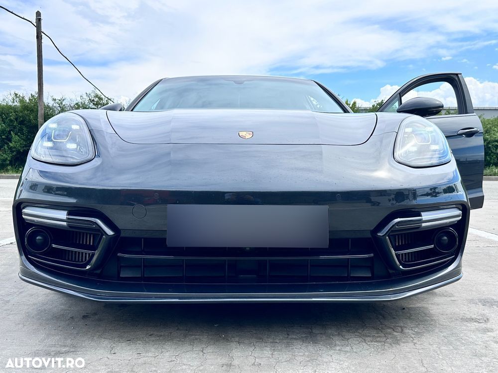 Porsche Panamera 4 E-Hybrid - 12