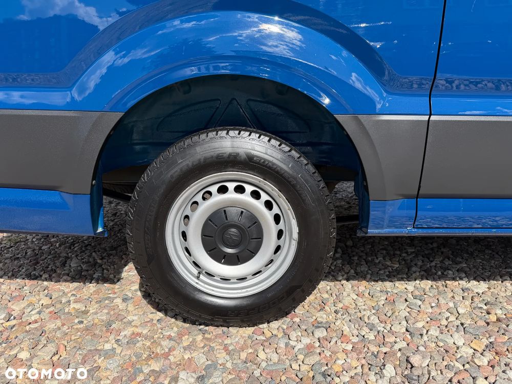 Volkswagen CRAFTER L2H1 Salon Polska Jak Nowy Pełny serwis ASO VW Trwał silnik 2.0TDI 140KM bez BiTurbo! Kamera cofania Parktroniki Przód oraz Tył, Fabryczna zabudowa przestrzeni ładunkowej, Homologacja VAT-1 Alarm, Tempomat z ogranicznikiem pręd.. MirrorLink, Android Auto, Apple Carplay, Ekran 6,5' - 26