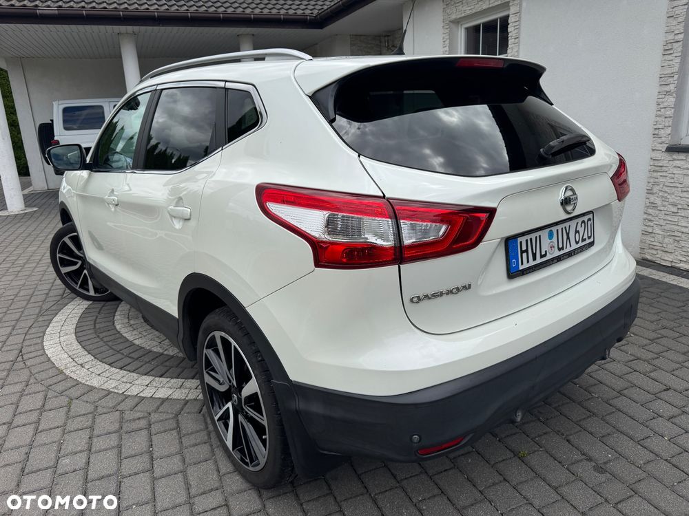 Nissan Qashqai 1.6 DCi Xtronic TEKNA - 4
