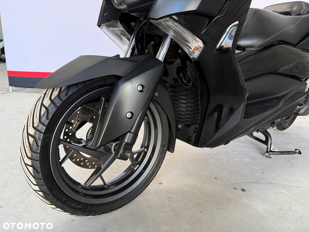Yamaha X-max - 24