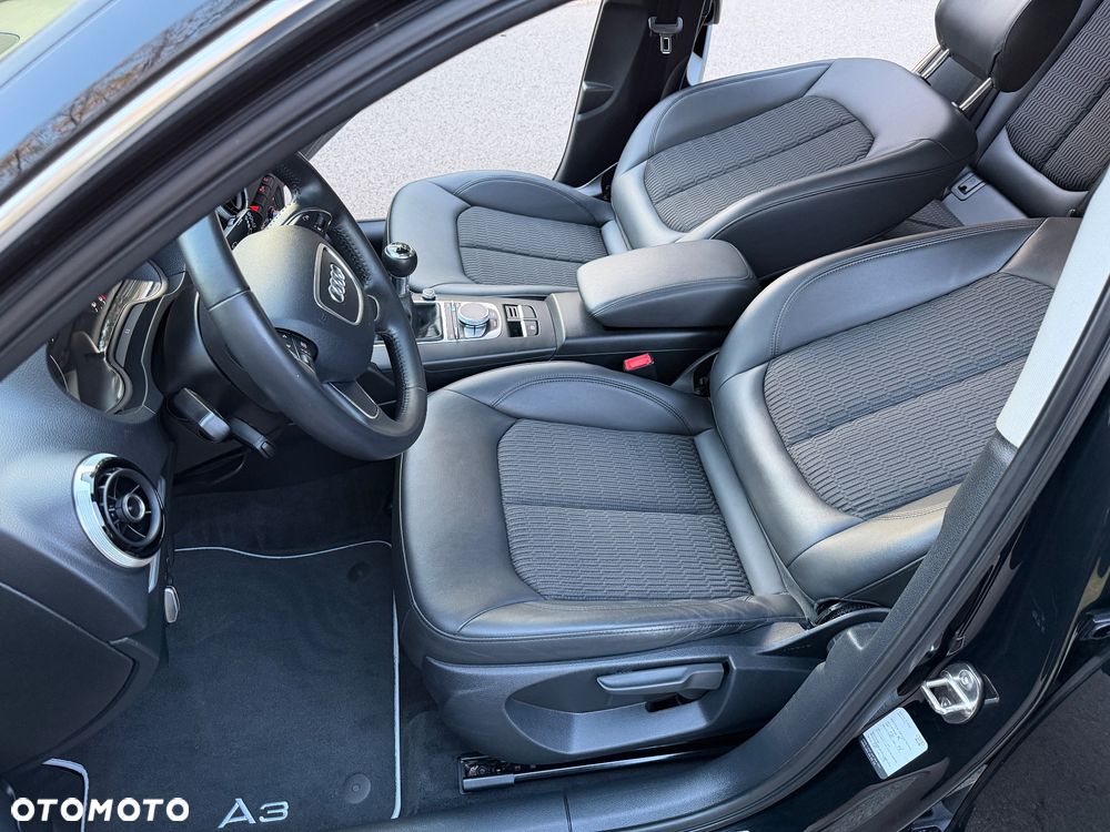 Audi A3 Sportback 2.0 TDI Ambiente - 30