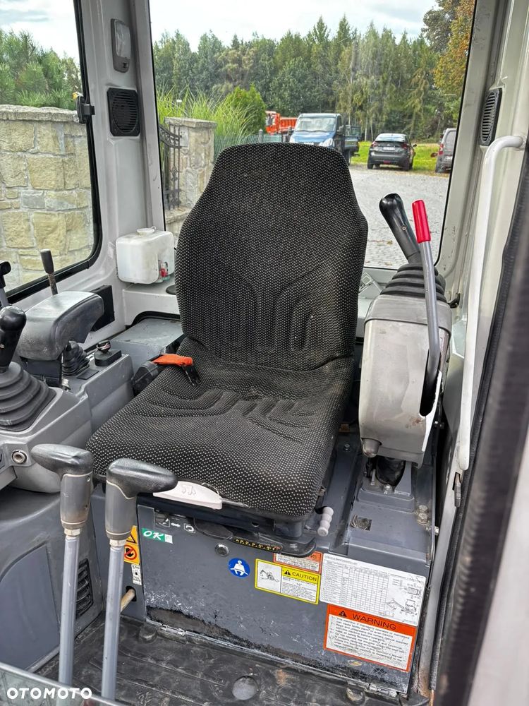 Takeuchi Tb216 - 11