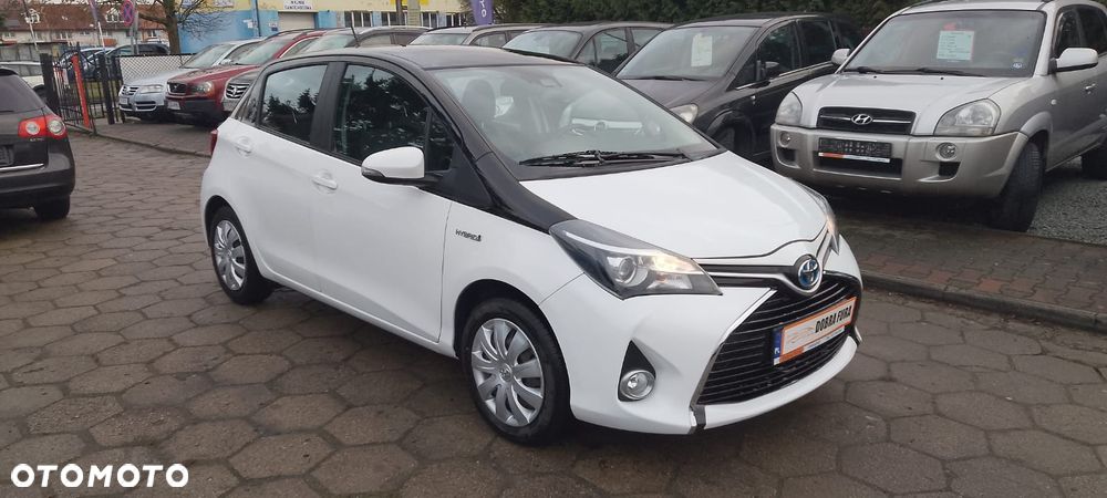 Toyota Yaris Hybrid 100 Terra - 1