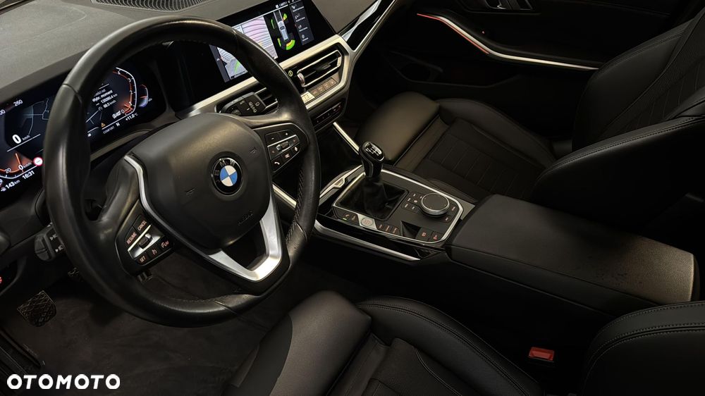 BMW Seria 3 318i - 10