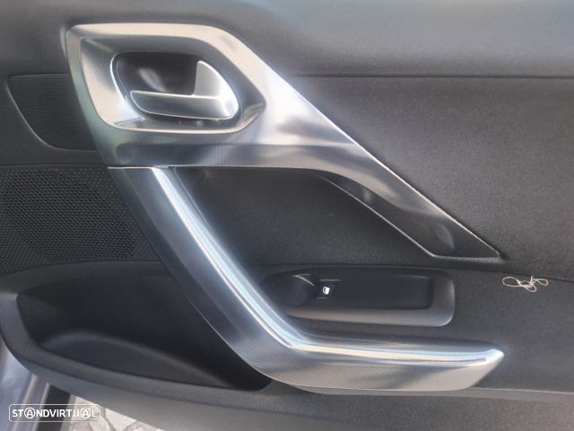 Peugeot 2008 1.6 e-HDi Allure - 46
