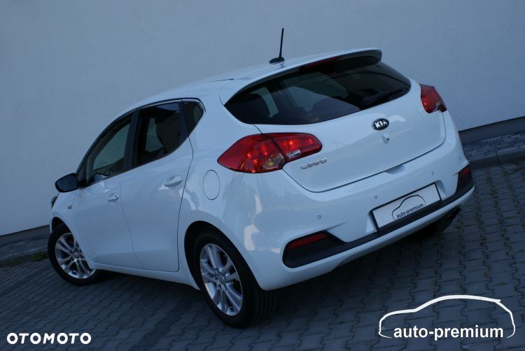 Kia Ceed 1.6 GDI Dream Team Edition - 38