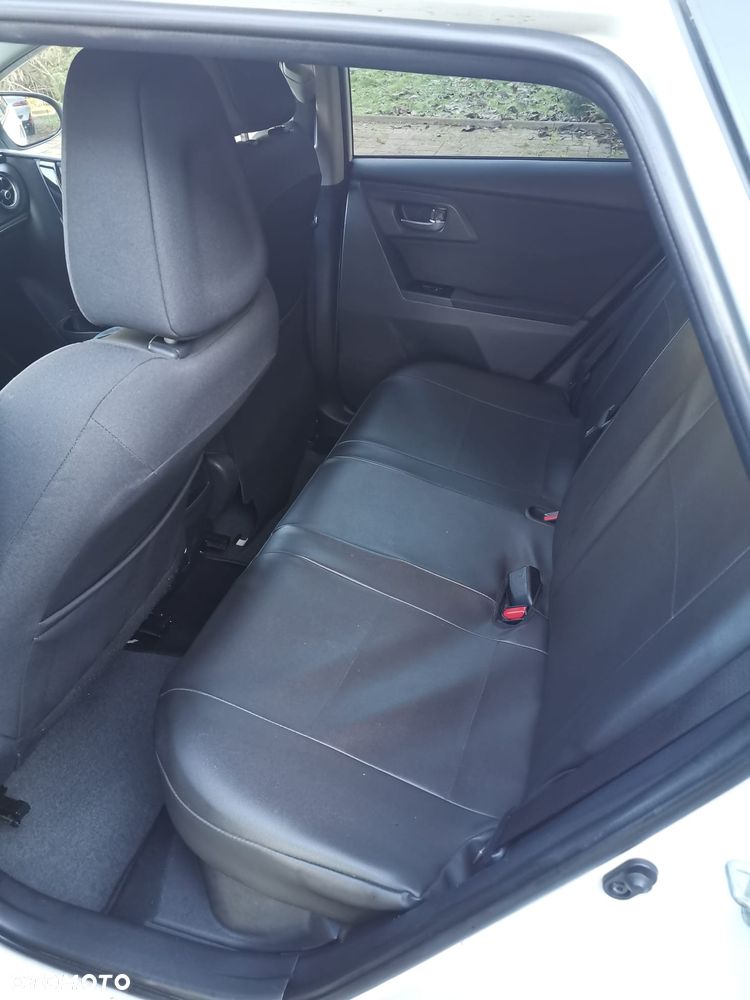 Toyota Auris - 10