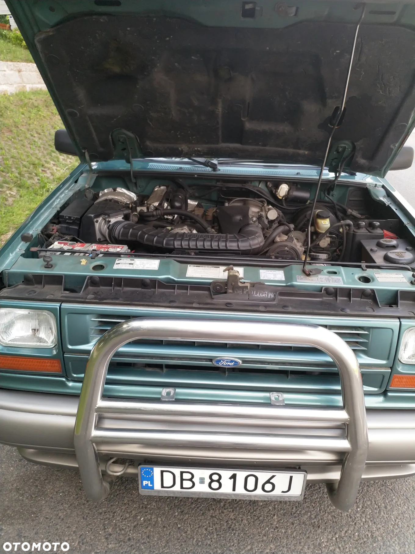 Ford Explorer Standard - 19
