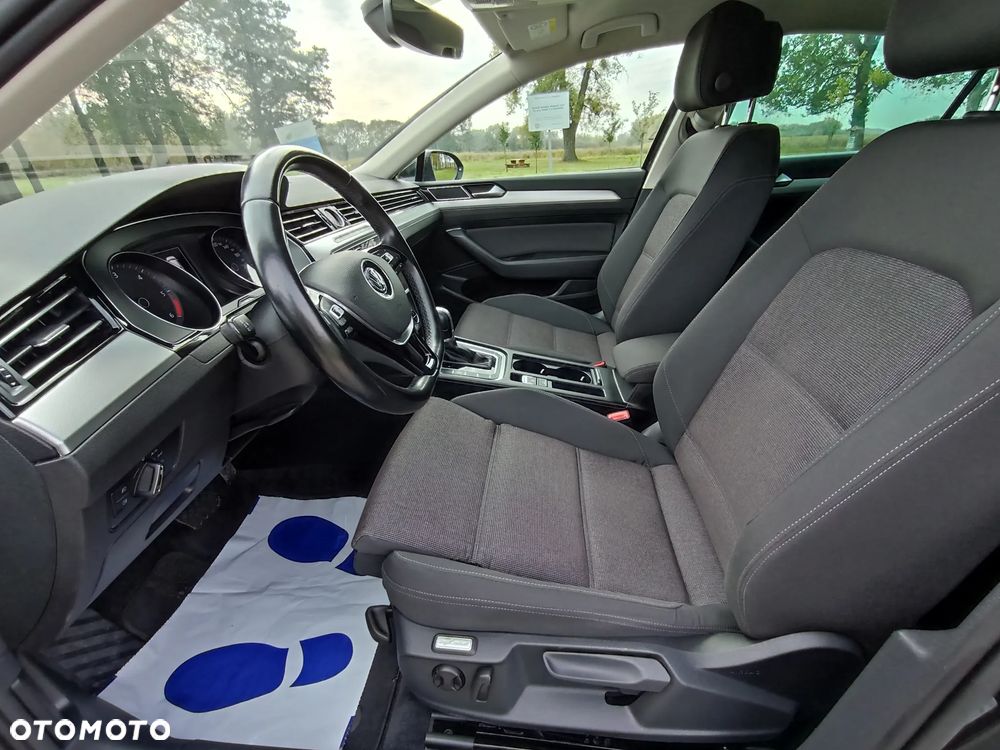 Volkswagen Passat 2.0 TDI (BlueMotion Technology) DSG Comfortline - 22