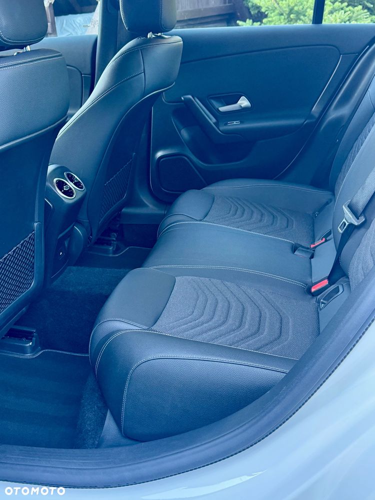 Mercedes-Benz CLA - 21