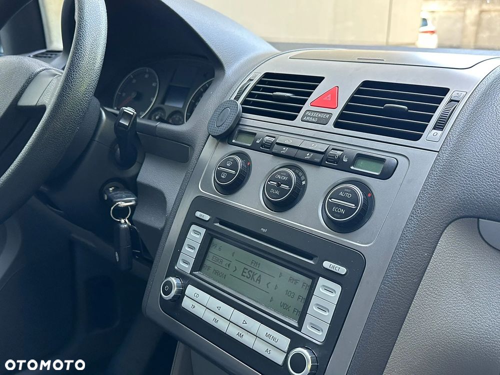 Volkswagen Touran 1.9 TDI DPF DSG Trendline - 9