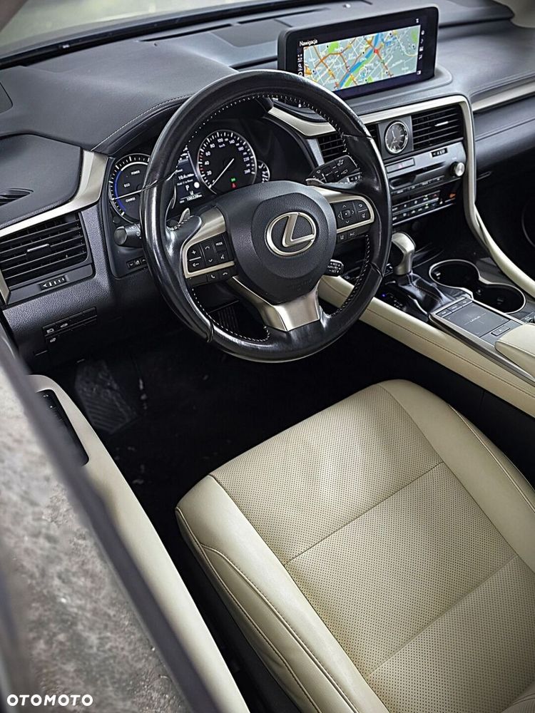Lexus RX - 22