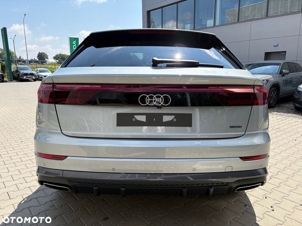 Audi Q8 - 8