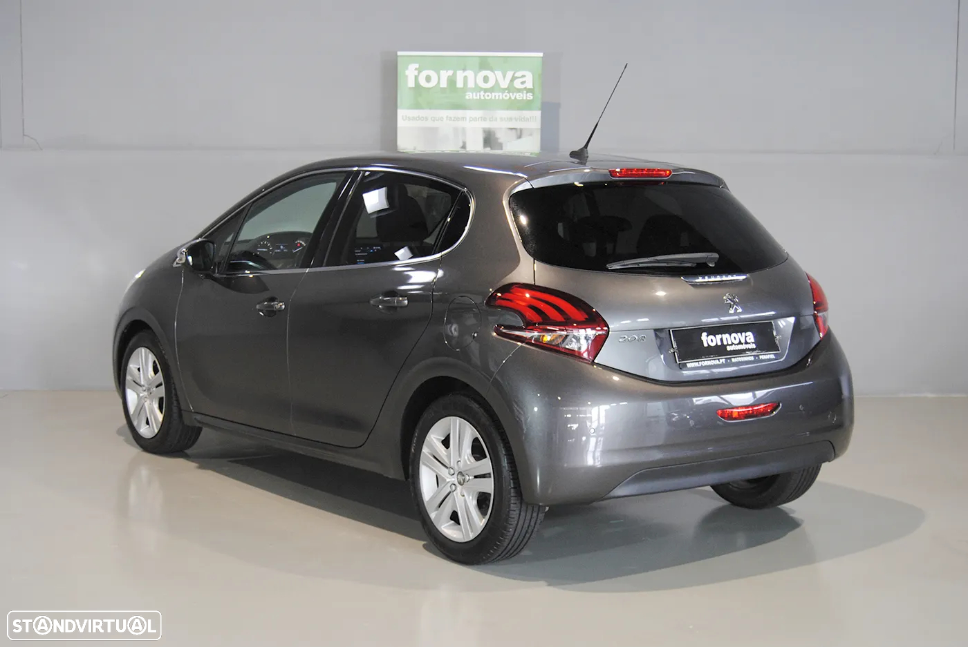 Peugeot 208 1.2 PureTech Allure - 8