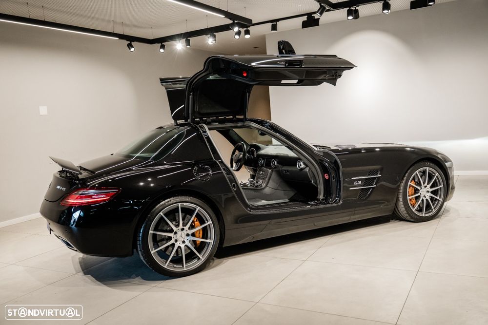 Mercedes-Benz SLS 63 AMG - 24