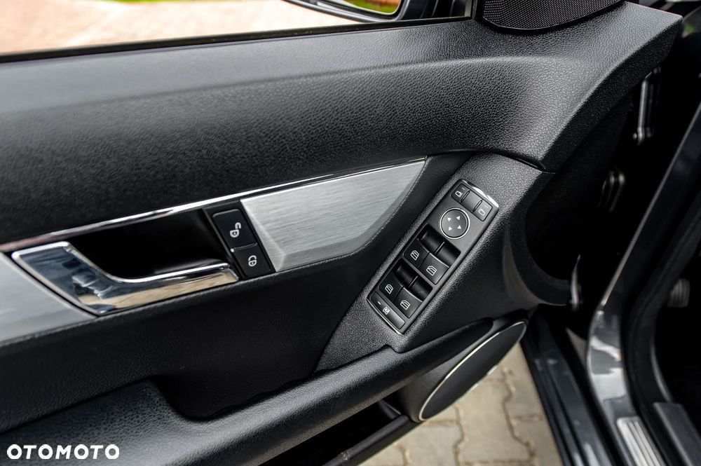 Mercedes-Benz Klasa C 200 7G-TRONIC Avantgarde Edition - 26
