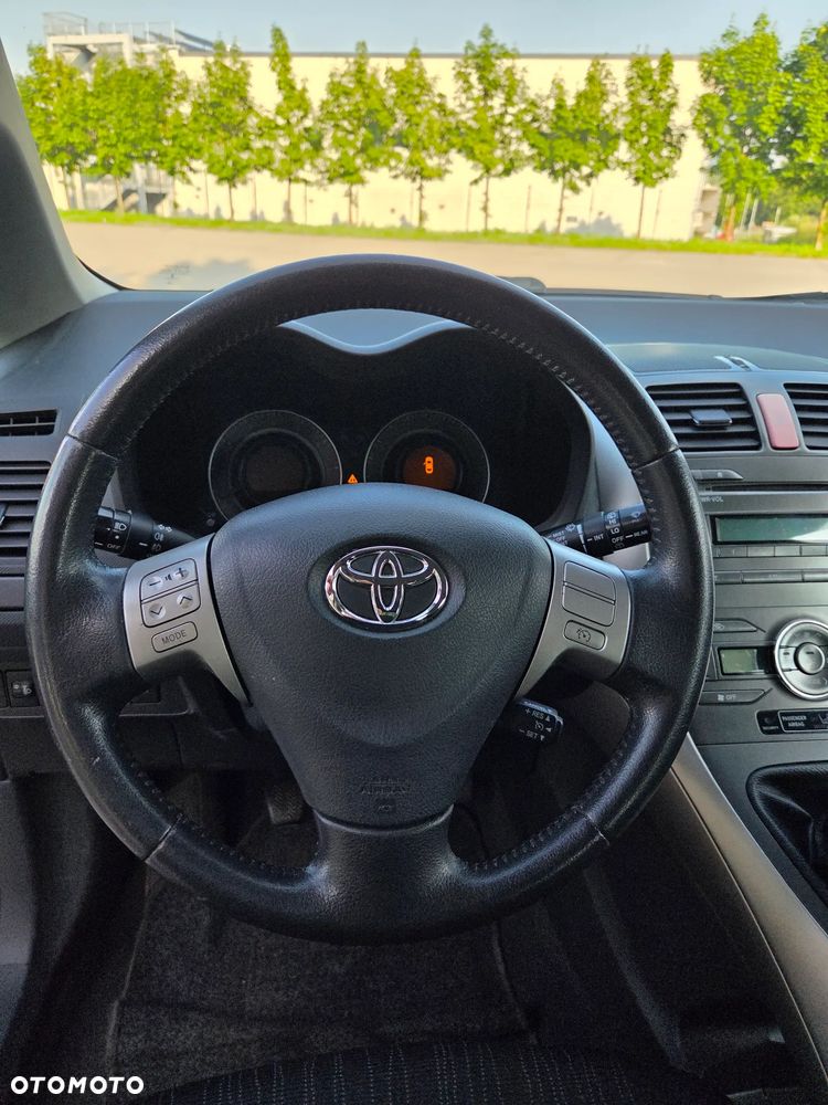 Toyota Auris 1.6 VVT-i Executive - 15