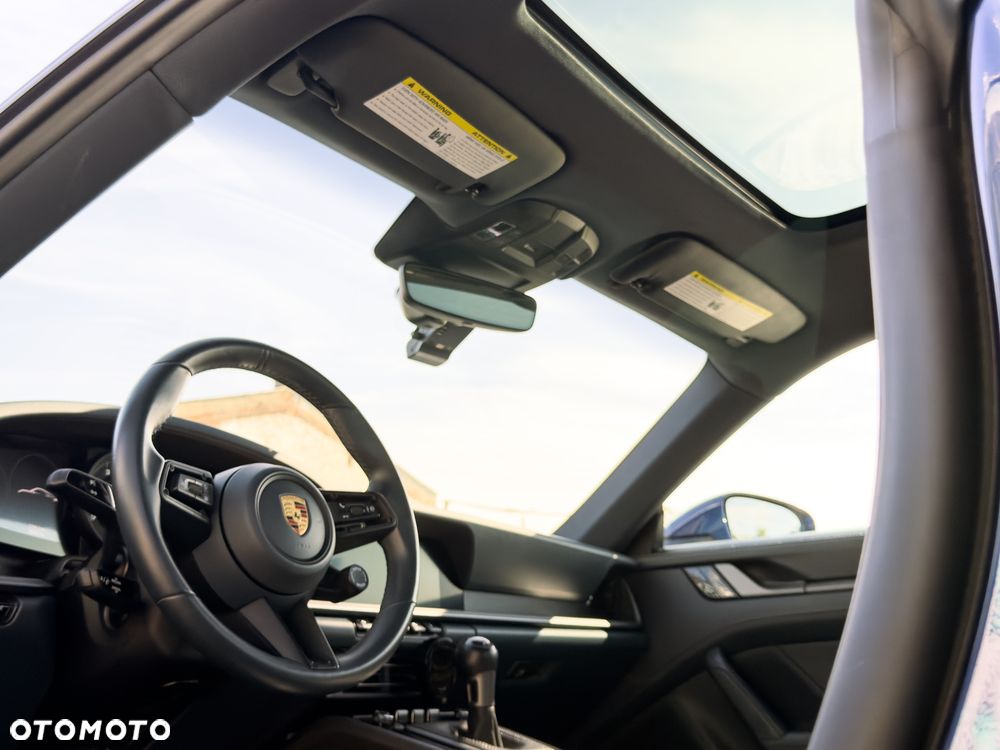 Porsche 911 Carrera 4S - 28