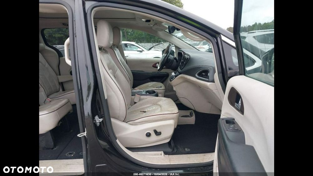 Chrysler Pacifica - 9