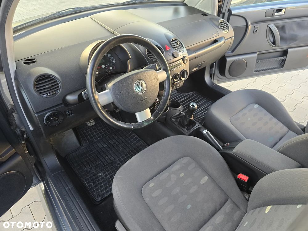 Volkswagen New Beetle - 16
