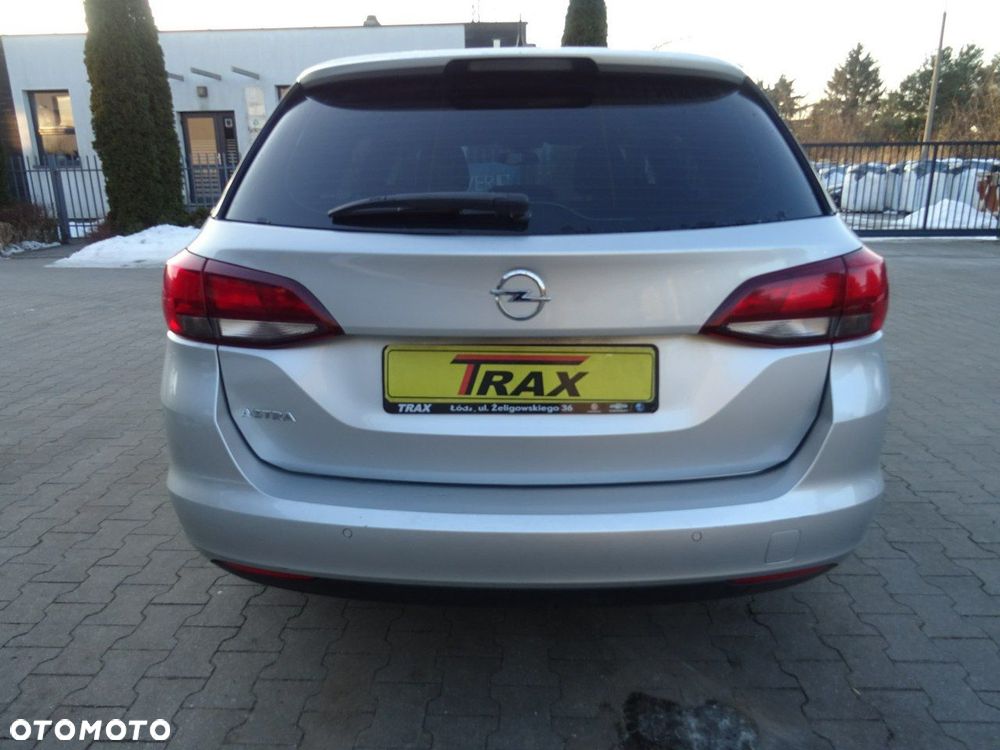 Opel Astra 1.4 T Enjoy - 9