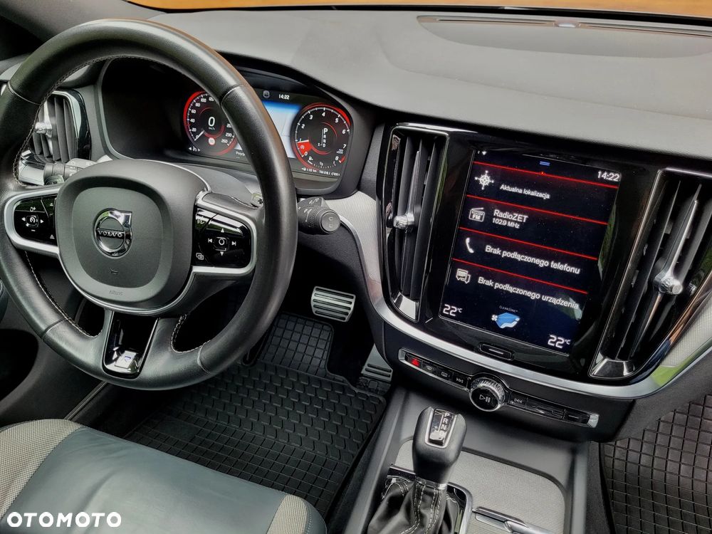 Volvo V60 T4 R-Design - 16