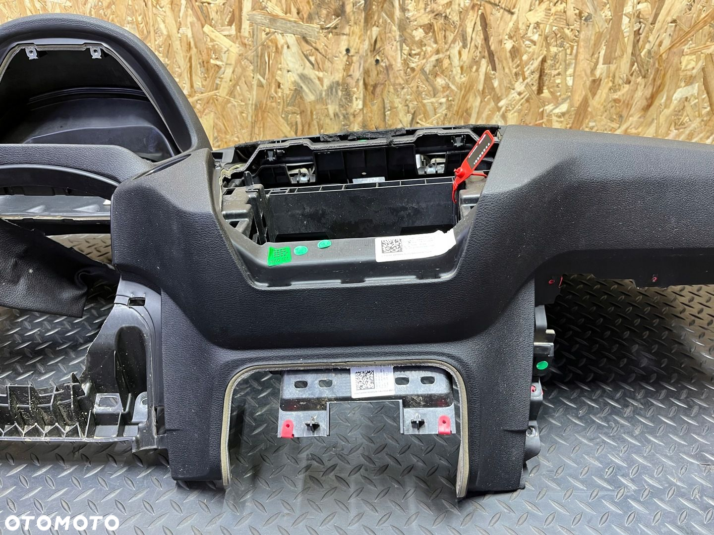 DESKA RODZIELCZA BMW X1 F48 CZARNA USA - 3