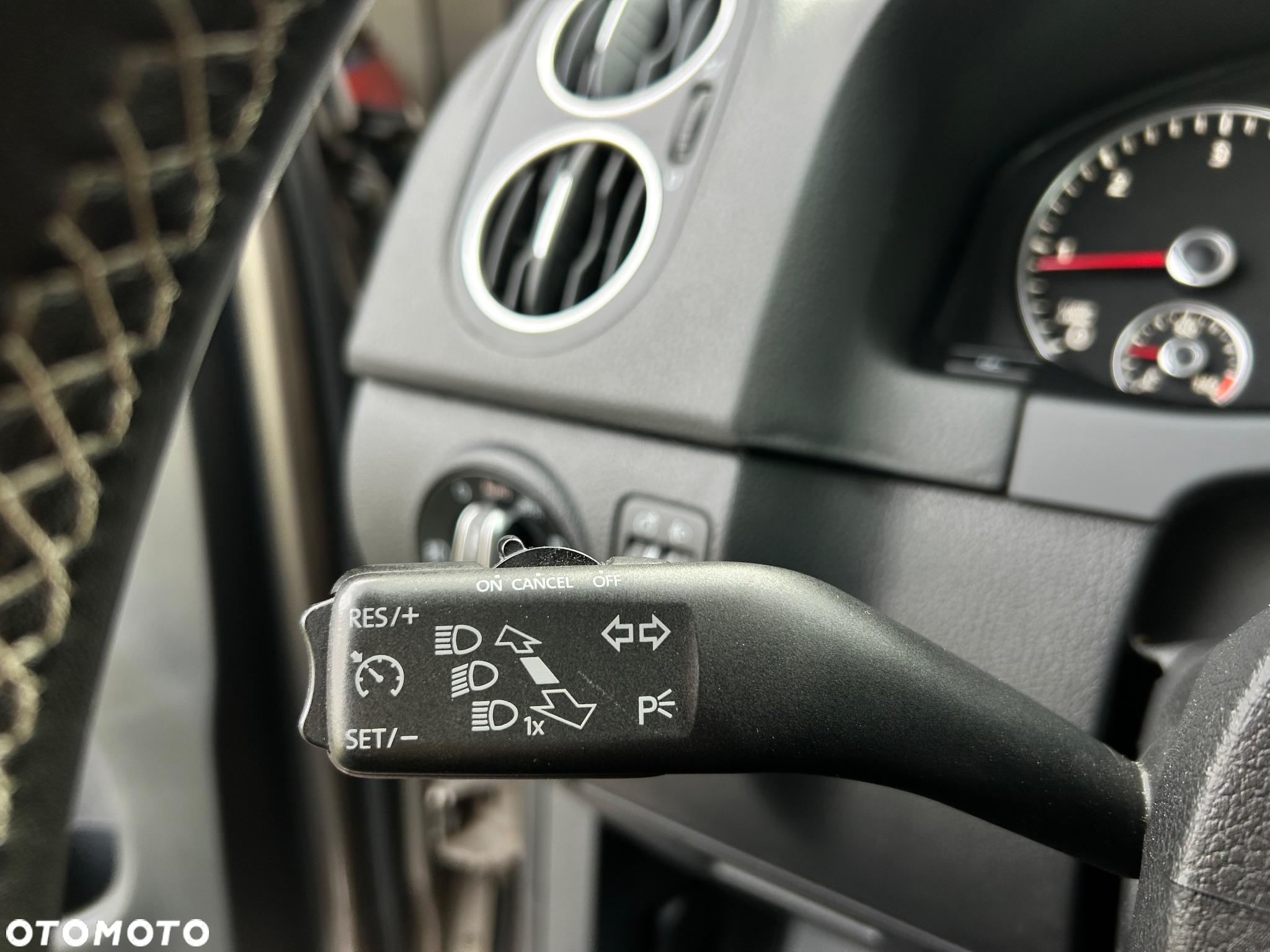 Volkswagen Golf Plus 1.6 TDI Highline DSG - 22