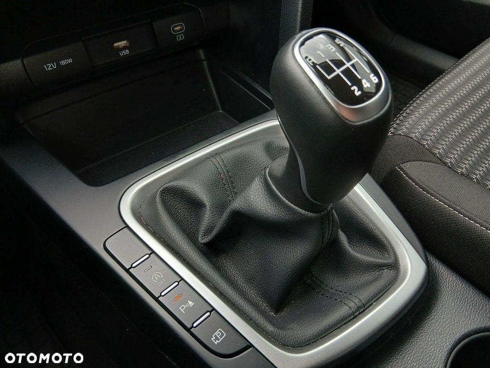 Kia XCeed 1.5 T-GDI M - 25