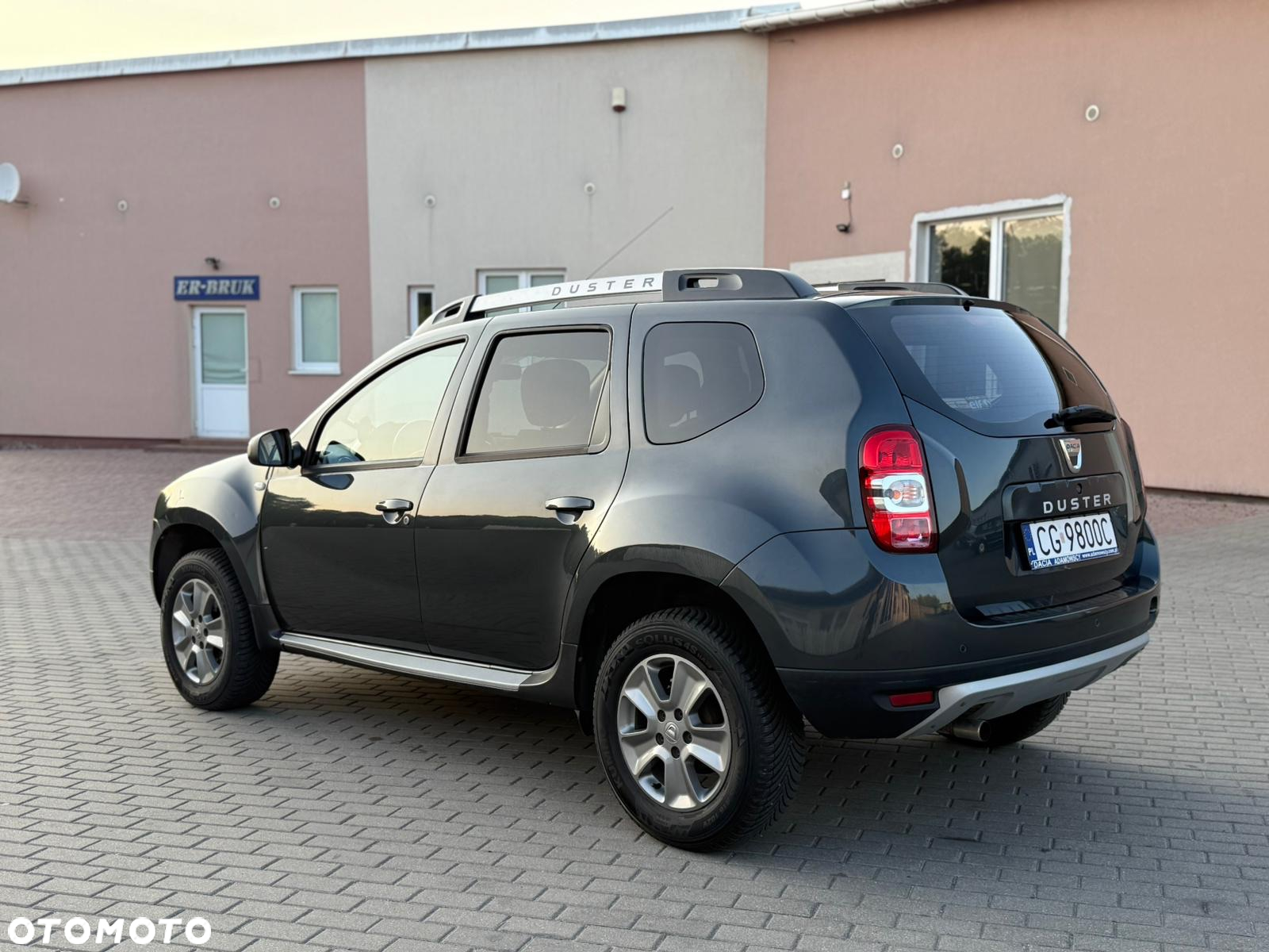 Dacia Duster 1.6 SCe Urban Explorer S&S - 3