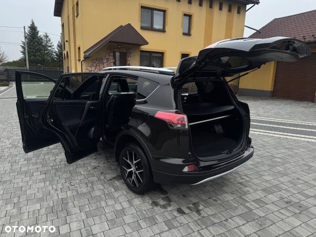 Toyota RAV4 2.0 D-4D Premium 4x2 - 17