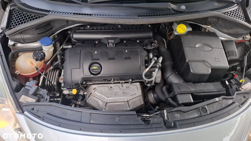 Peugeot 207 1.4 16V Trendy - 7