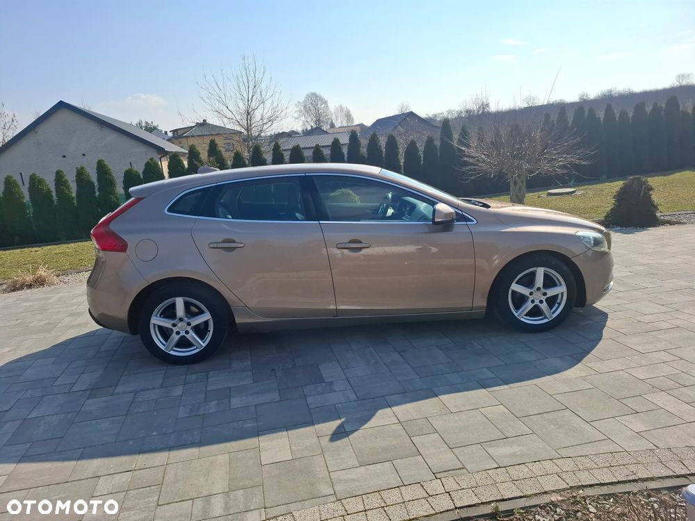 Volvo V40 D2 Kinetic - 12