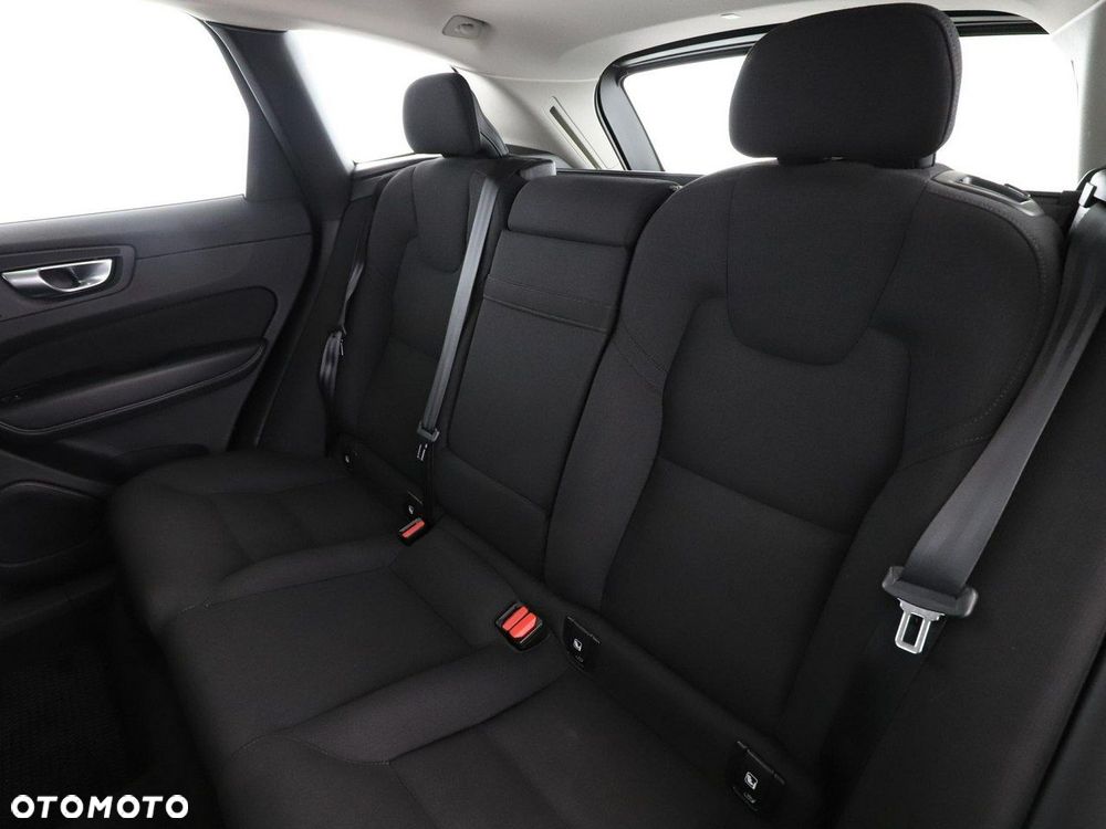 Volvo XC 60 B4 D AWD Momentum - 18