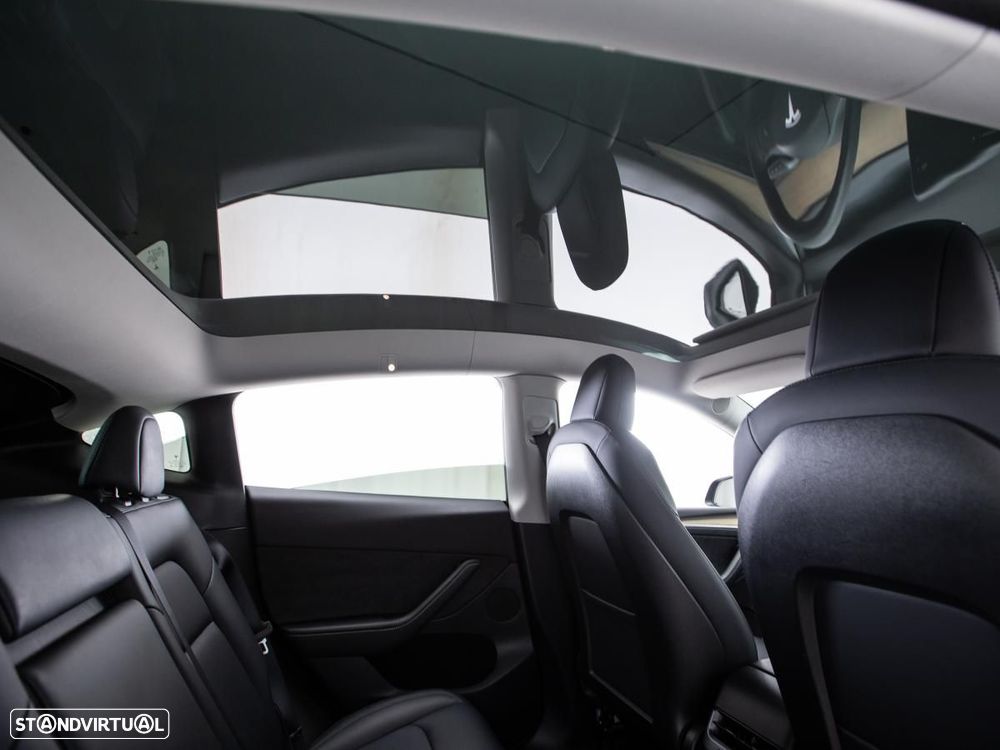 Tesla Model Y Long Range Dual Motor AWD - 14